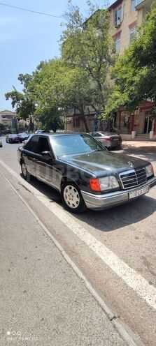 Mercedes E 250 1995, 420,000 km - 2.5 л - Bakı
