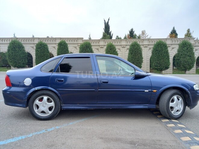 Opel Vectra 1999, 445,307 km - 2.0 l - Gəncə