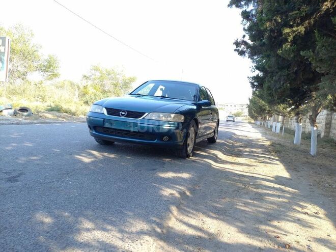 Opel Vectra 2000, 250,000 km - 1.8 l - Salyan