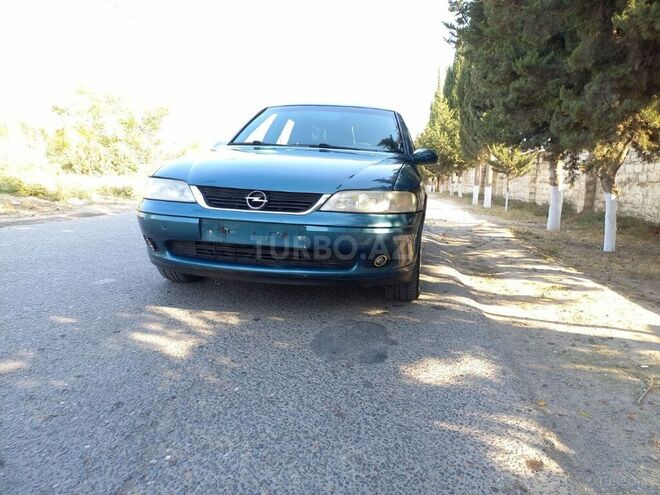 Opel Vectra 2000, 250,000 km - 1.8 l - Salyan