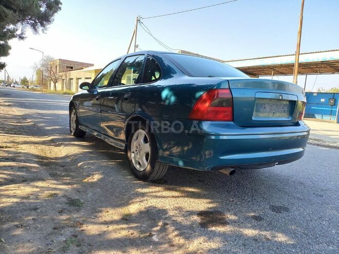 Opel Vectra 2000, 250,000 km - 1.8 l - Salyan