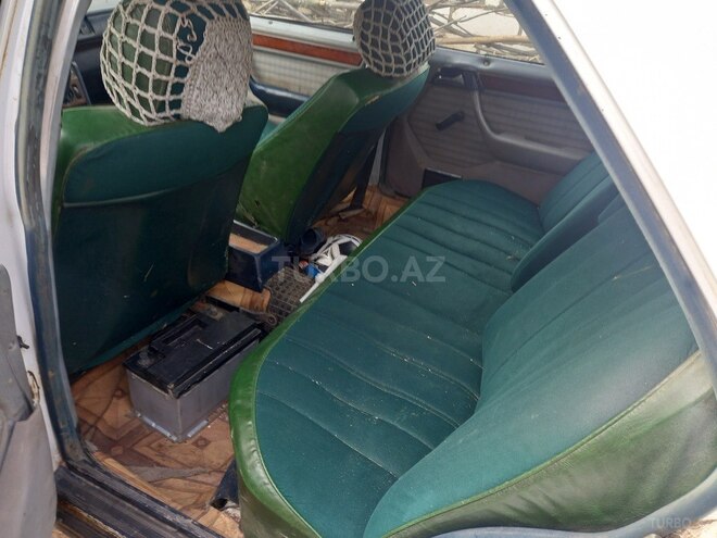 Mercedes E 230 1987, 45,734 km - 2.3 l - Qazax