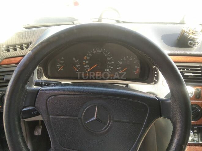 Mercedes E 240 1998, 333,000 km - 2.4 l - Bakı