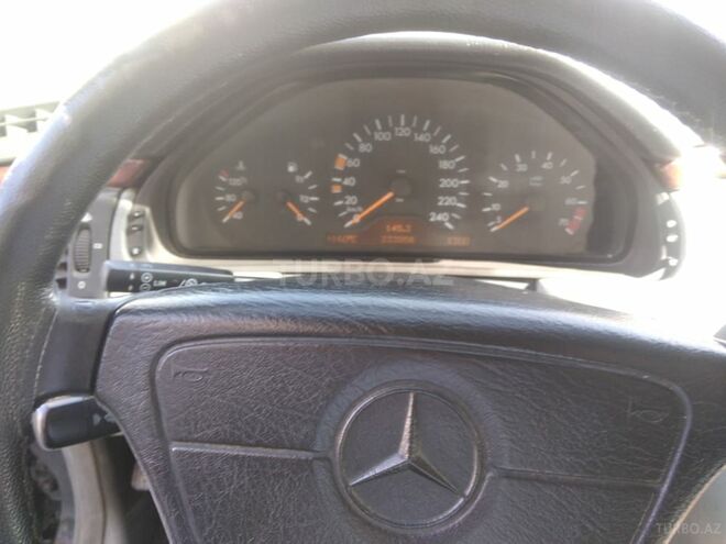 Mercedes E 240 1998, 333,000 km - 2.4 l - Bakı