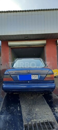 Mercedes E 200 1994, 172,381 km - 2.0 l - Quba