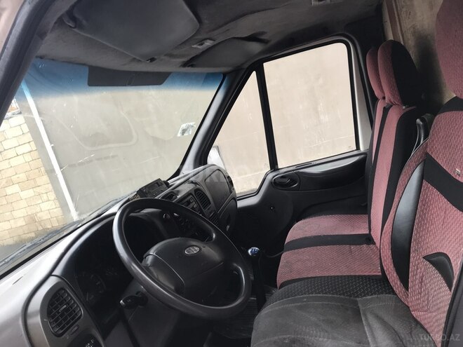 Ford Transit 2000, 287,000 km - 2.4 l - Qax