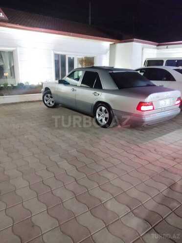 Mercedes E 220 1995, 425,000 km - 2.2 л - Beyləqan