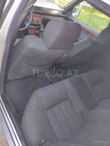 Mercedes E 220 1995, 425,000 km - 2.2 л - Beyləqan