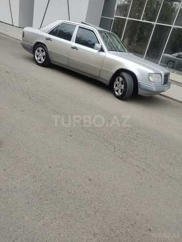 Mercedes E 220 1995, 425,000 km - 2.2 л - Beyləqan