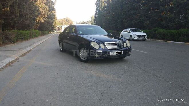 Mercedes E 220 2004, 358,000 km - 2.2 l - Sumqayıt