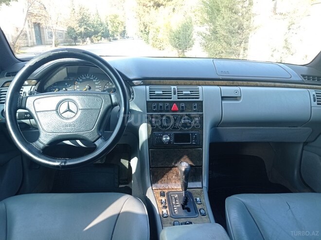 Mercedes E 240 1998, 390,000 km - 2.4 л - Bərdə