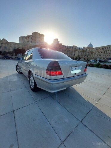 Mercedes C 240 1998, 272,000 km - 2.4 l - Bakı