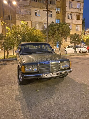 Mercedes E 250 1982, 450,000 km - 2.5 l - Bakı