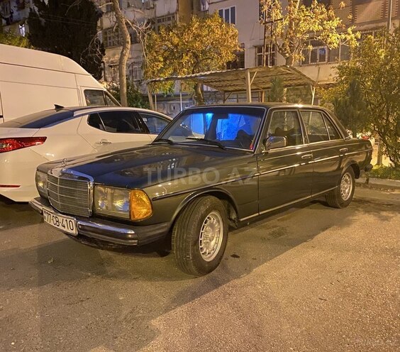 Mercedes E 250 1982, 450,000 km - 2.5 l - Bakı