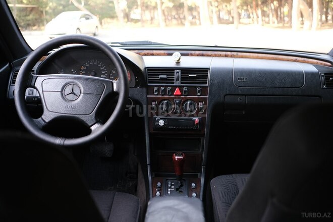 Mercedes C 220 1998, 296,543 km - 2.2 l - Bakı