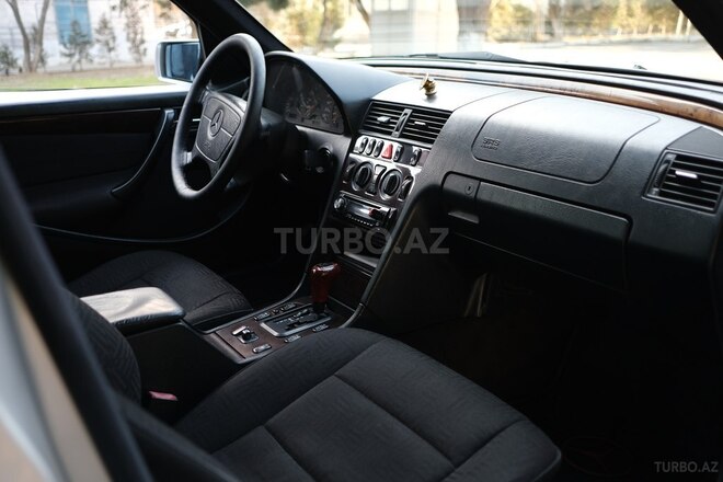 Mercedes C 220 1998, 296,543 km - 2.2 l - Bakı