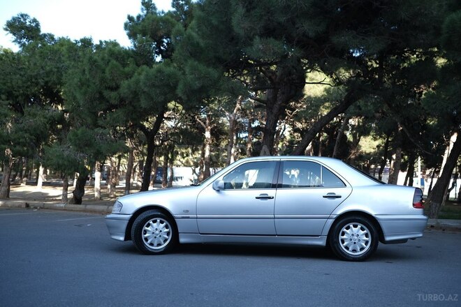 Mercedes C 220 1998, 296,543 km - 2.2 l - Bakı