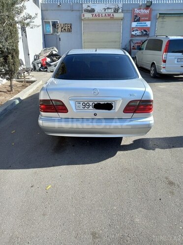 Mercedes E 220 2000, 283,000 km - 2.2 l - Bakı