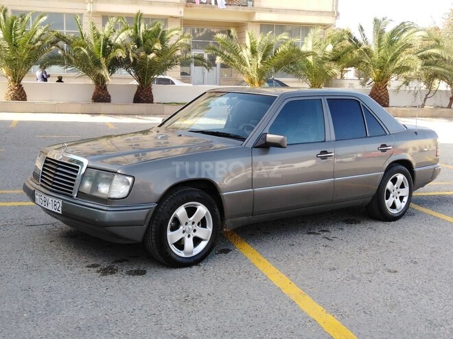 Mercedes E 230 1990, 392,400 km - 2.3 л - Bakı