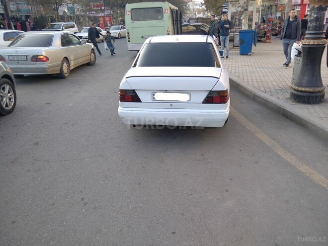 Mercedes E 200 1992, 365,496 km - 2.0 л - Gəncə