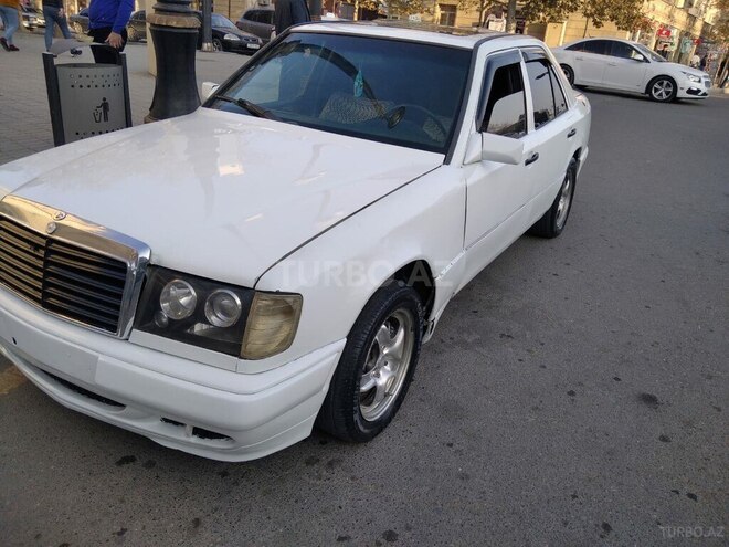Mercedes E 200 1992, 365,496 km - 2.0 л - Gəncə
