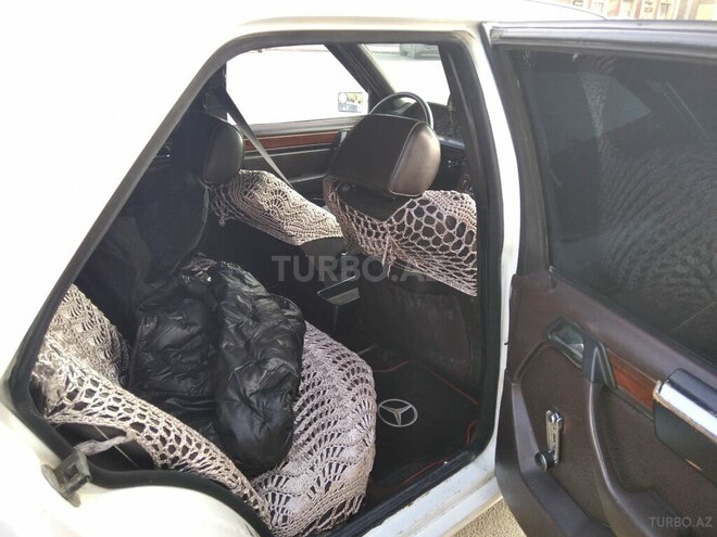 Mercedes E 200 1992, 365,496 km - 2.0 л - Gəncə