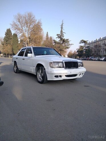 Mercedes E 200 1992, 365,496 km - 2.0 л - Gəncə