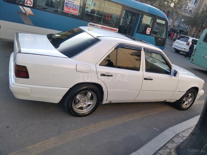 Mercedes E 200 1992, 365,496 km - 2.0 л - Gəncə