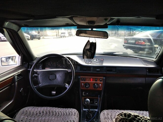 Mercedes E 200 1992, 365,496 km - 2.0 л - Gəncə