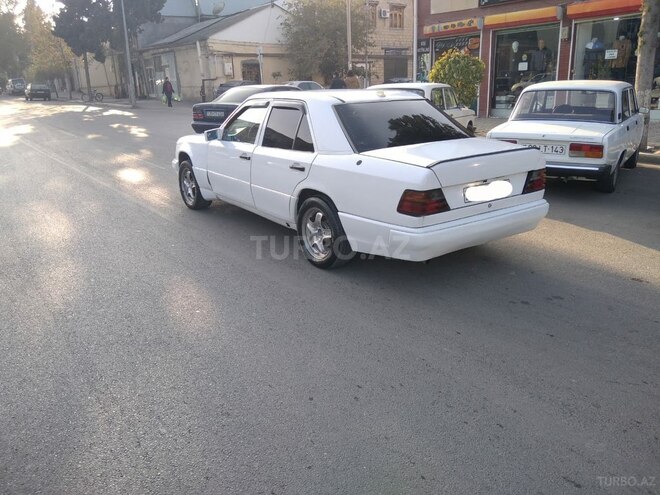 Mercedes E 200 1992, 365,496 km - 2.0 л - Gəncə