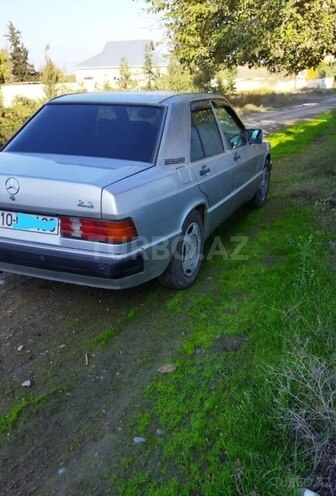 Mercedes 190 1991, 250,000 km - 2.3 l - Sabirabad