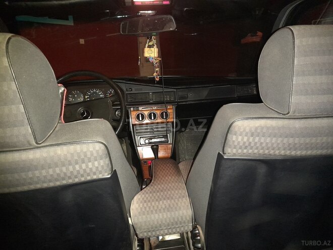 Mercedes 190 1991, 250,000 km - 2.3 l - Sabirabad