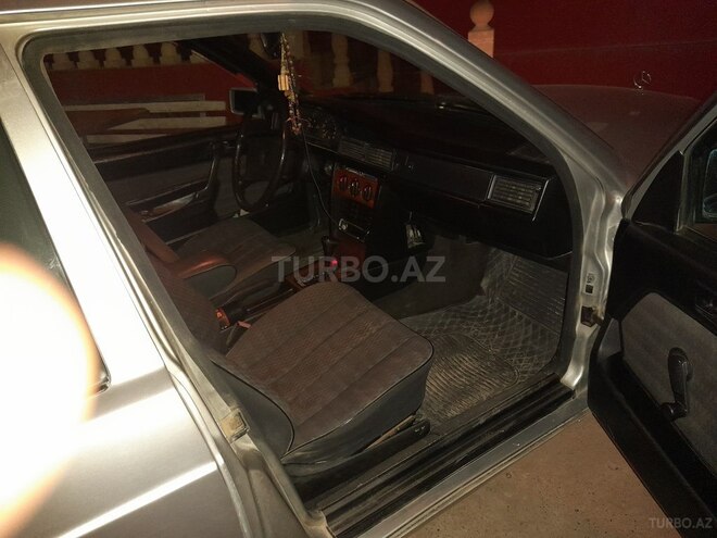 Mercedes 190 1991, 250,000 km - 2.3 l - Sabirabad