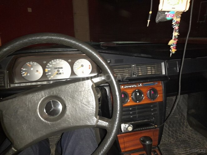Mercedes 190 1991, 250,000 km - 2.3 l - Sabirabad