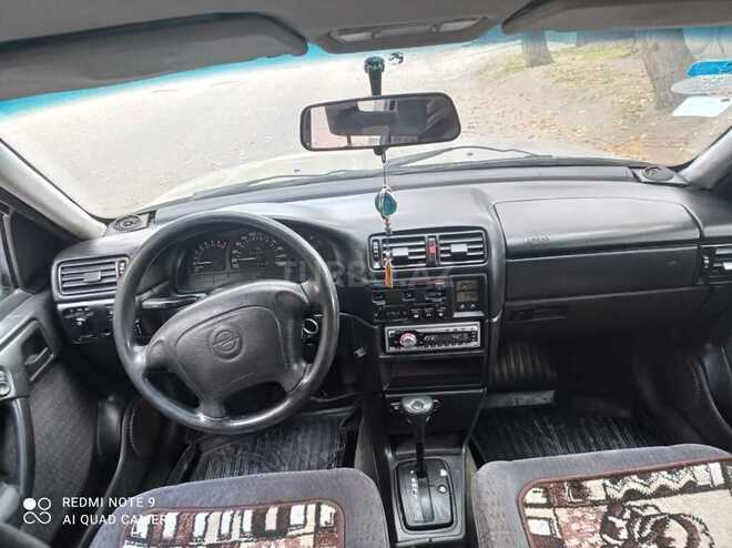 Opel Vectra 1993, 284,644 km - 2.0 l - Sumqayıt