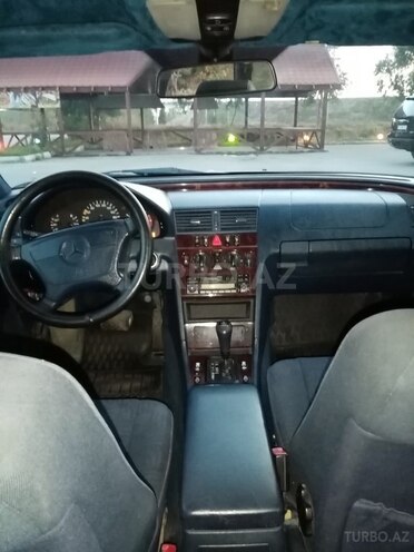 Mercedes C 220 1998, 462,925 km - 2.2 л - Yevlax