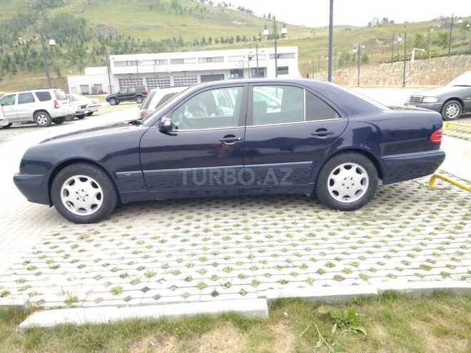 Mercedes E 200 1999, 25,000 km - 2.0 л - Qusar