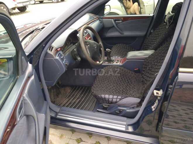 Mercedes E 200 1999, 25,000 km - 2.0 л - Qusar