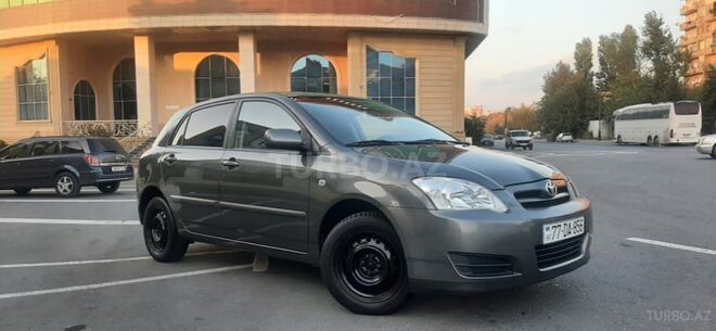 Toyota Corolla 2005, 218,000 km - 1.4 l - Bakı