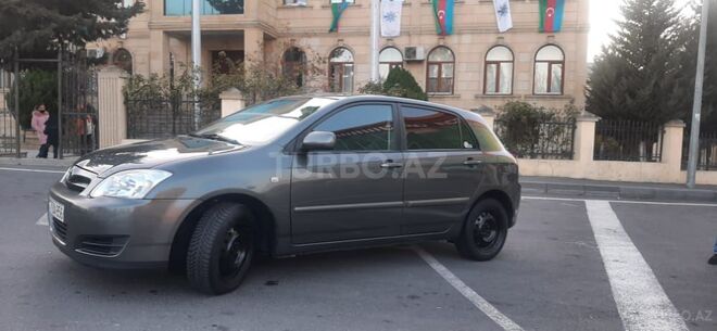 Toyota Corolla 2005, 218,000 km - 1.4 l - Bakı