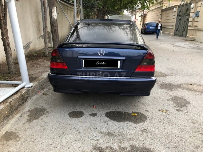 Mercedes C 240 2000, 260,000 km - 2.4 l - Bakı