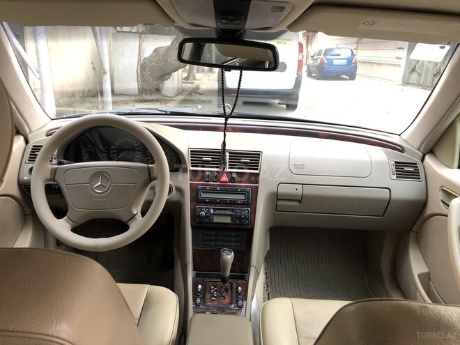 Mercedes C 240 2000, 260,000 km - 2.4 l - Bakı