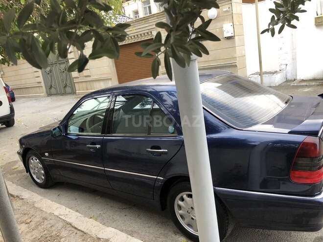 Mercedes C 240 2000, 260,000 km - 2.4 l - Bakı