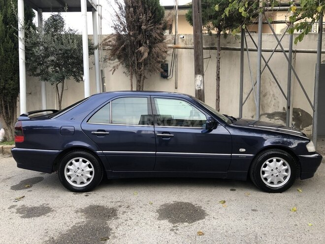 Mercedes C 240 2000, 260,000 km - 2.4 l - Bakı