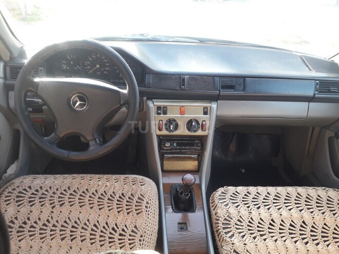 Mercedes E 200 1987, 456,235 km - 2.0 л - Sumqayıt
