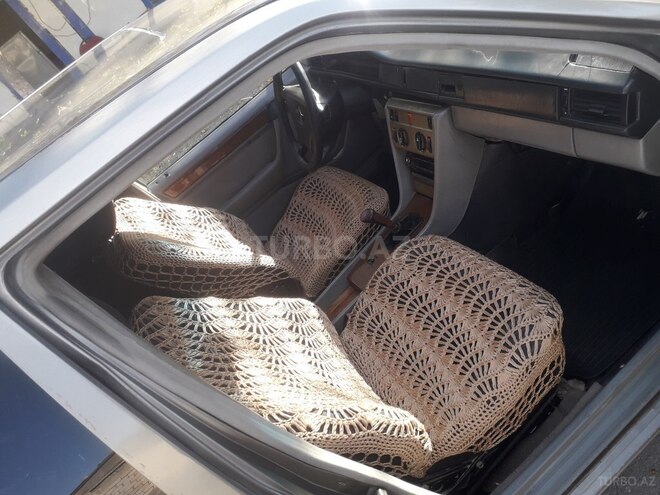 Mercedes E 200 1987, 456,235 km - 2.0 л - Sumqayıt