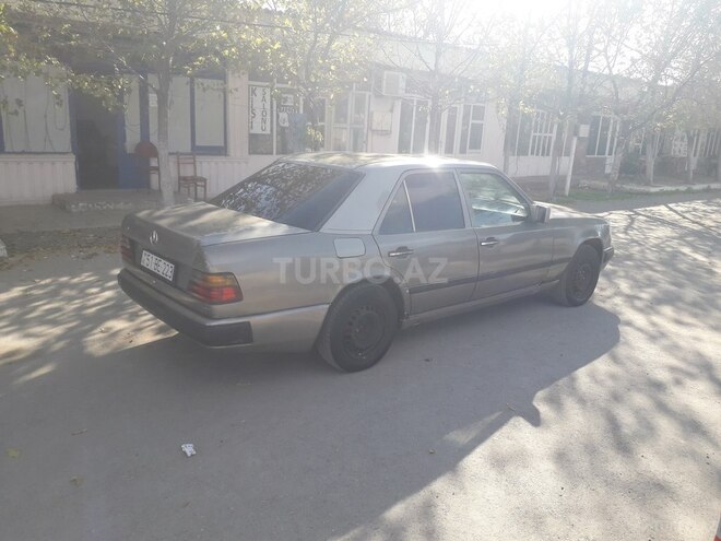 Mercedes E 200 1987, 456,235 km - 2.0 л - Sumqayıt