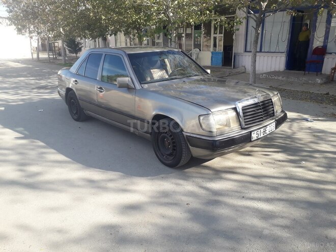 Mercedes E 200 1987, 456,235 km - 2.0 л - Sumqayıt