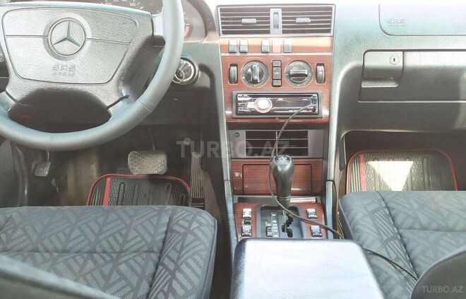 Mercedes C 220 1995, 430,000 km - 2.2 l - Sumqayıt
