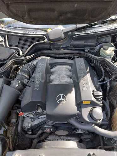Mercedes E 240 1999, 290,000 km - 2.4 l - Bakı